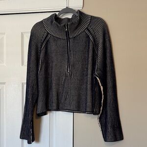 Zenana Navy Blue and Cream 1/4 Zip Cropped Sweater